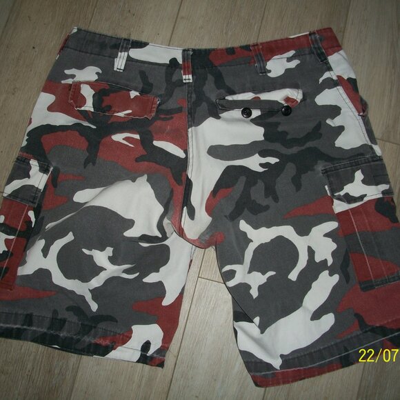 Men's Military Surplus Large Rust & Black Camoflage Shorts-Good Condition - Picture 2 of 2